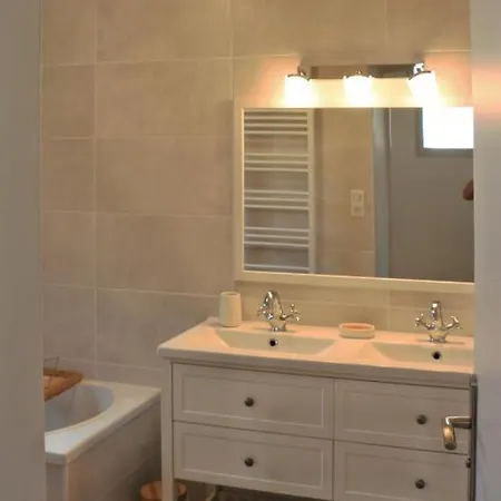 بيت للعطل Le De La Glycine Palmas