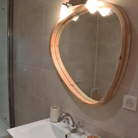 بيت للعطل Le De La Glycine