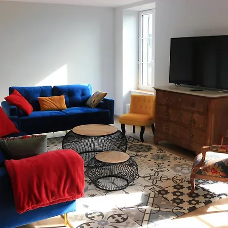 Le De La Glycine بيت للعطل *